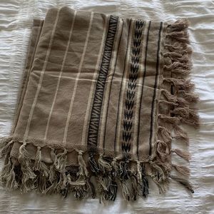 Aritzia blanket scarf